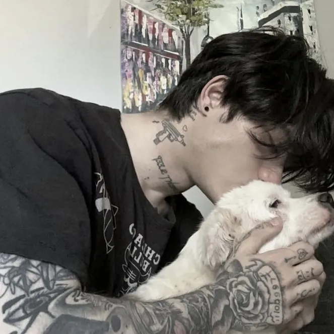 Noah (Tattoo Artist) AI character on PolyBuzz
